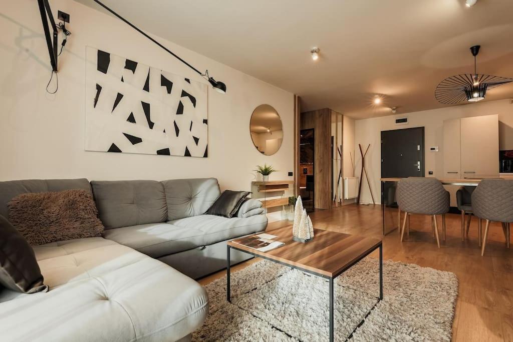 Nest Inn Magic Apartment Cluj-Napoca Exterior foto